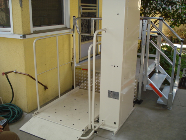 Riverside mobile home porch lift